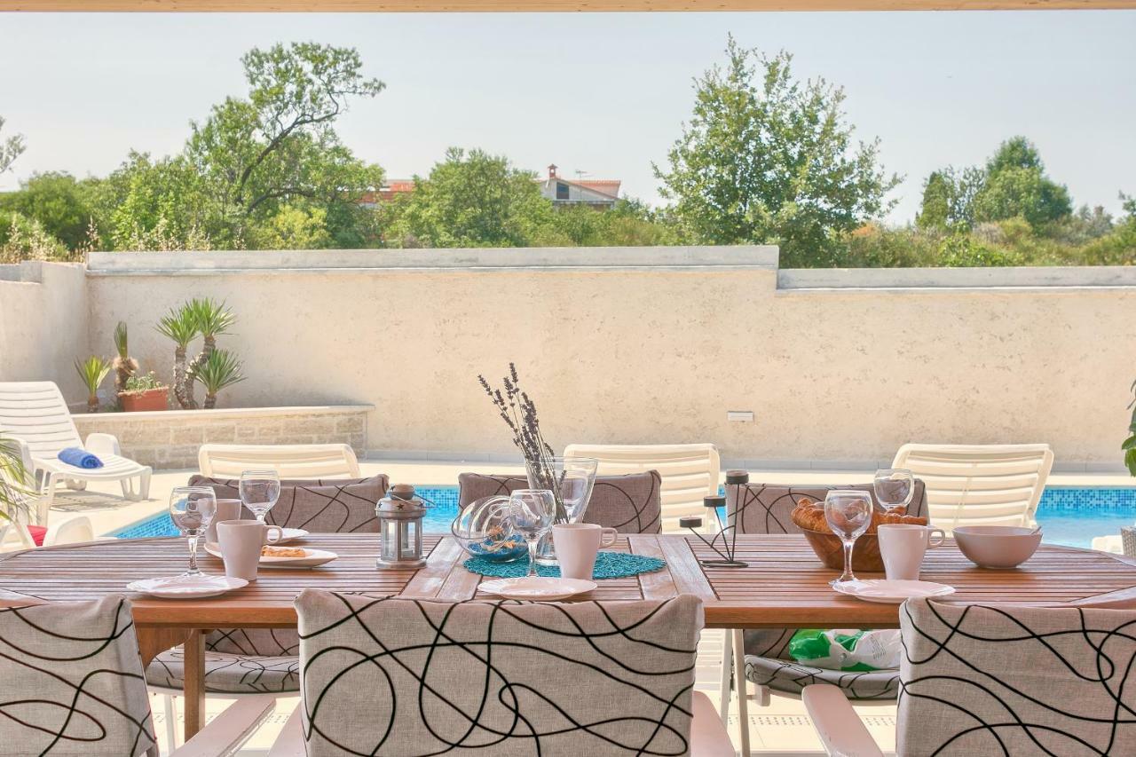 Holiday Home Nikol Pula Exterior foto